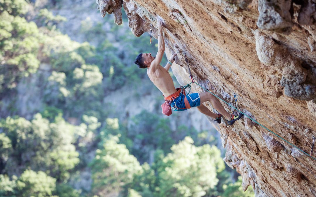 The Thrill of Rock Climbing: Beginner’s Guide to Scaling Peaks